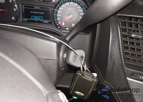 2017 Chevrolet Suburban Lt z USA, uszkodzony, nr VIN 1GNSKHKC4HR122500